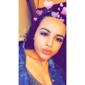 Meet your Posher, Eva